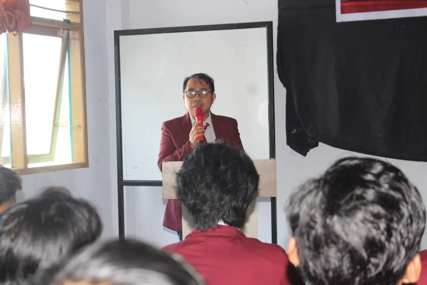 128 Mahasiswa Resmi Dikukuhkan dalam Yudisium gelombang dua FISIPHUM UMSi